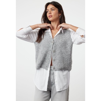 trendyol gray regular boucle vest σε προσφορά