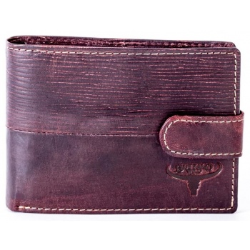 men´s brown wallet with an embossed module
