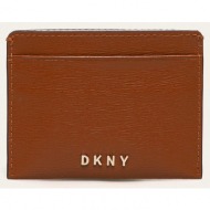 δερμάτινη θήκη για κάρτες dkny χρώμα: καφέ κύριο υλικό: 100% φυσικό δέρμα
φόδρα: 100% πολυεστέρας