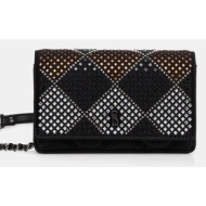 τσάντα steve madden baddi κύριο υλικό: 100% πολυουρεθάνη
φόδρα: 100% ανακυκλωμένος πολυεστέρας