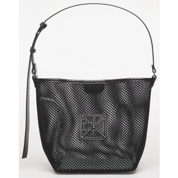 τσάντα calvin klein emblem mesh bucket black universal σε προσφορά