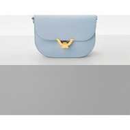 coccinelle γυναικεία τσάντα crossbody μονόχρωμη με μεταλλικό logo `dew small` - e1qtf-150301 γκρι γα