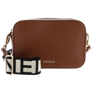 coccinelle γυναικεία δερμάτινη τσάντα crossbody με μεταλλικό λογότυπο `tebe` - e5mn5-55i101 καφέ